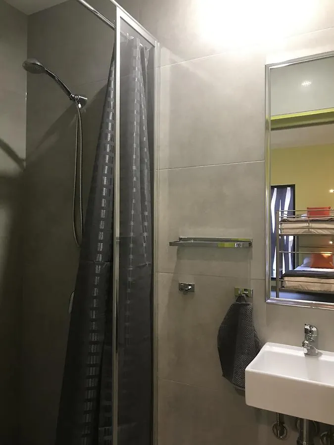 Hostel Breeze Lodge Brisbane Australia